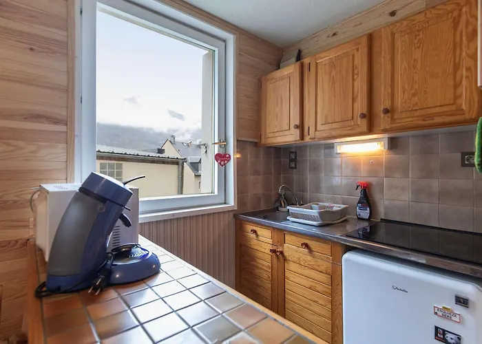 T2 3 Pers, Balcon, Parking Prive, Luz-saint-sauveur - Fr-1-402-139 * Esquièze - Sère